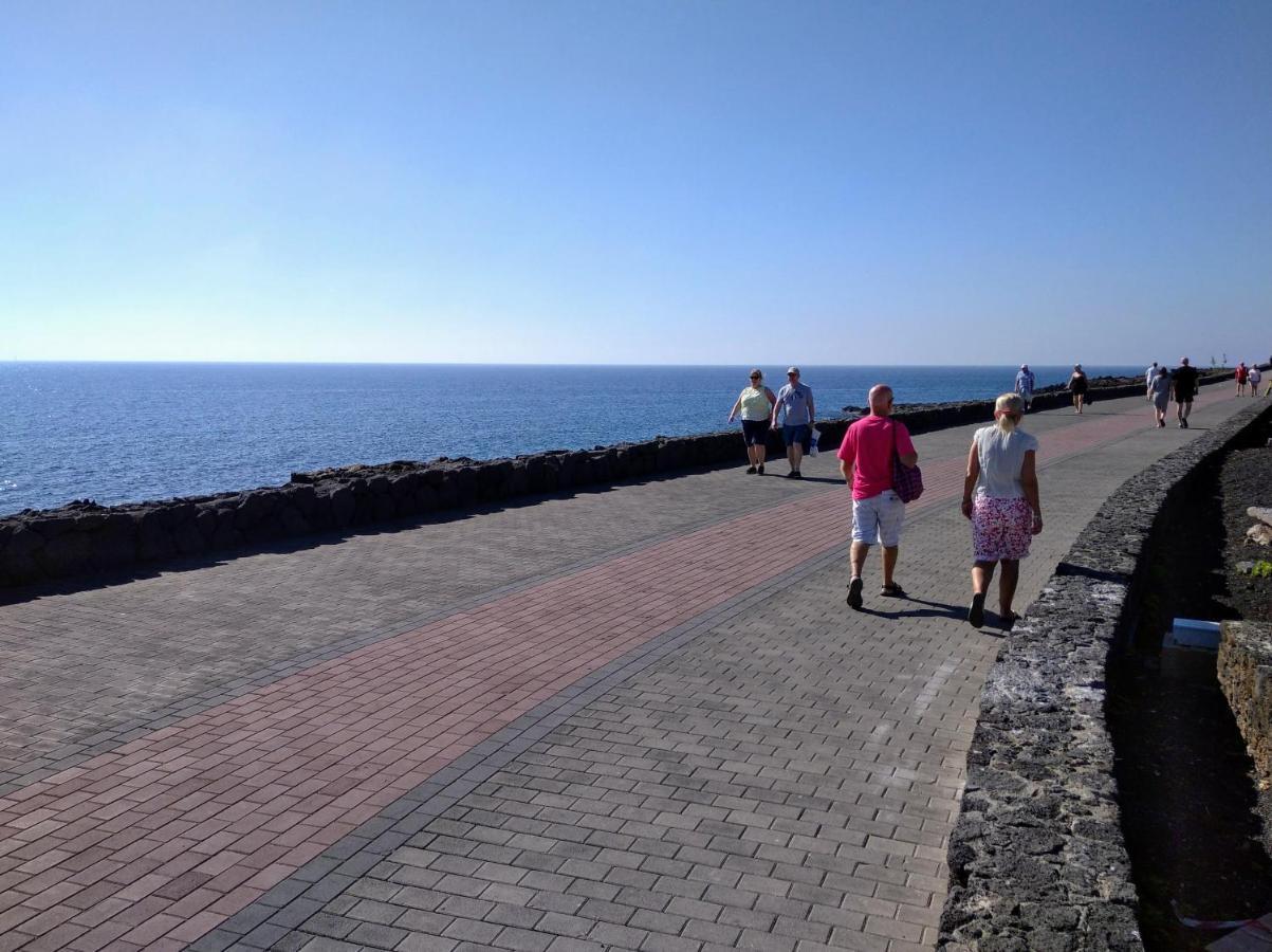 Aqua Apt Sunrise & Sea Views Costa Teguise Exteriör bild